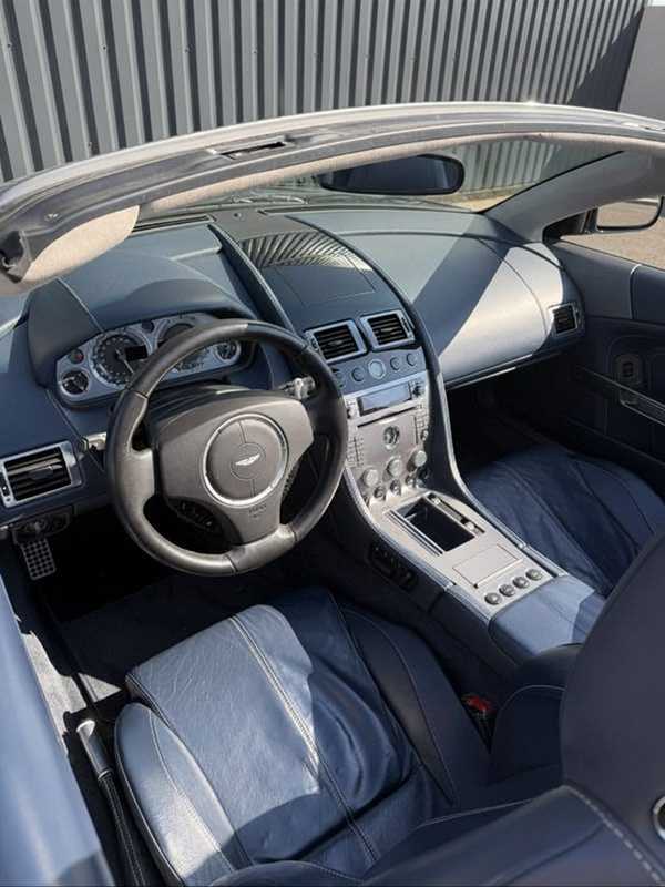 Aston Martin DB9 Volante