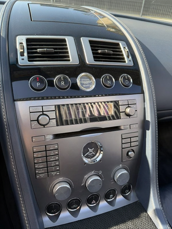 Aston Martin DB9 Volante