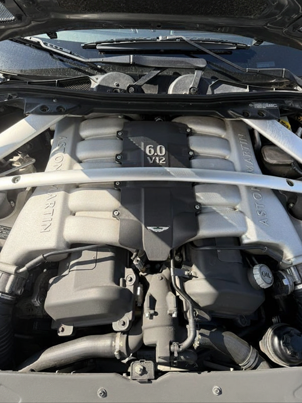 Aston Martin DB9 Volante