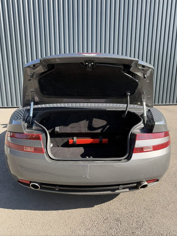 Aston Martin DB9 Volante